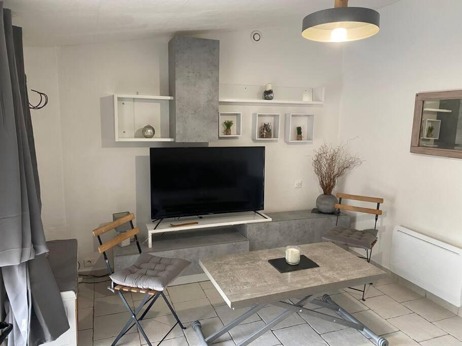 Charmante Maison Avec Piscine Gourdon  Buitenkant foto