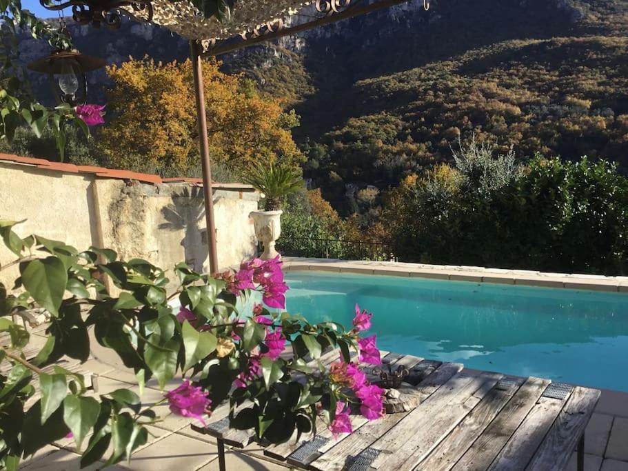 Charmante Maison Avec Piscine Gourdon  Buitenkant foto